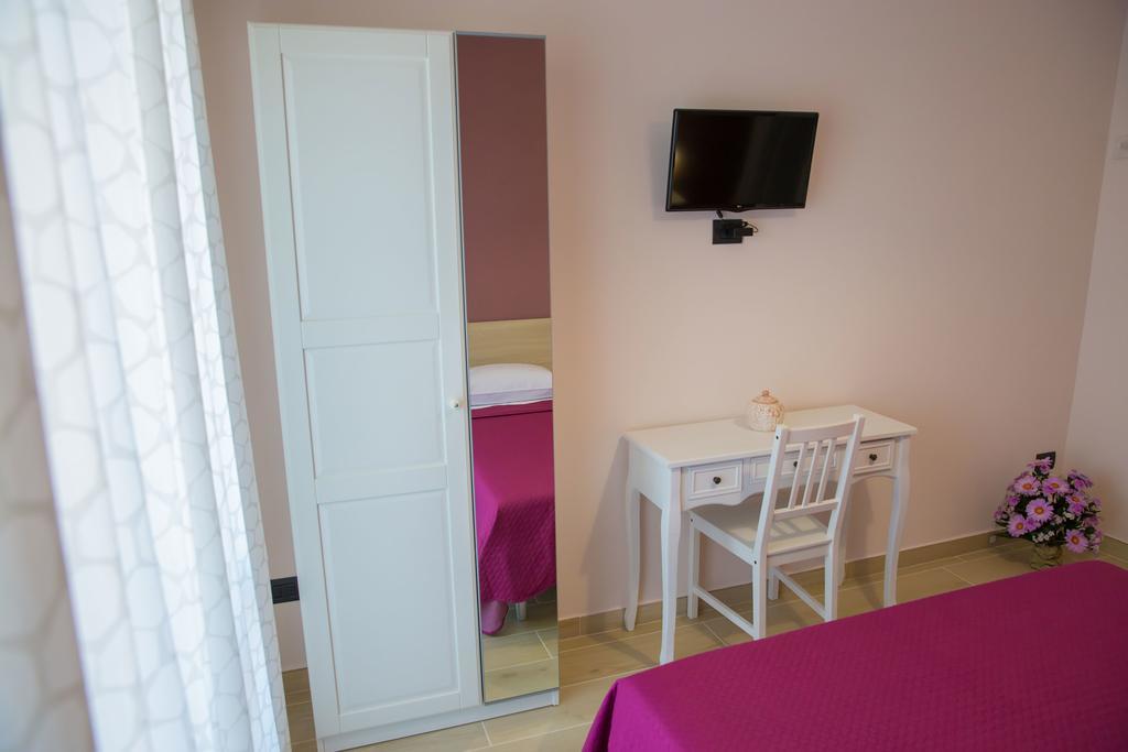 Gleda Rooms In The Square Pompeji Exteriör bild